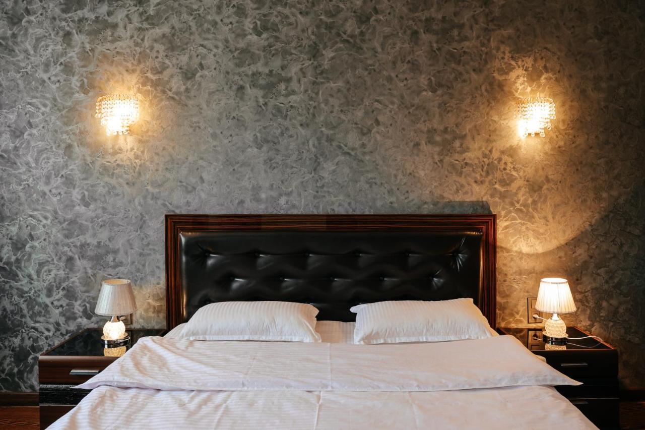 Grand Hotel Bishkek Esterno foto