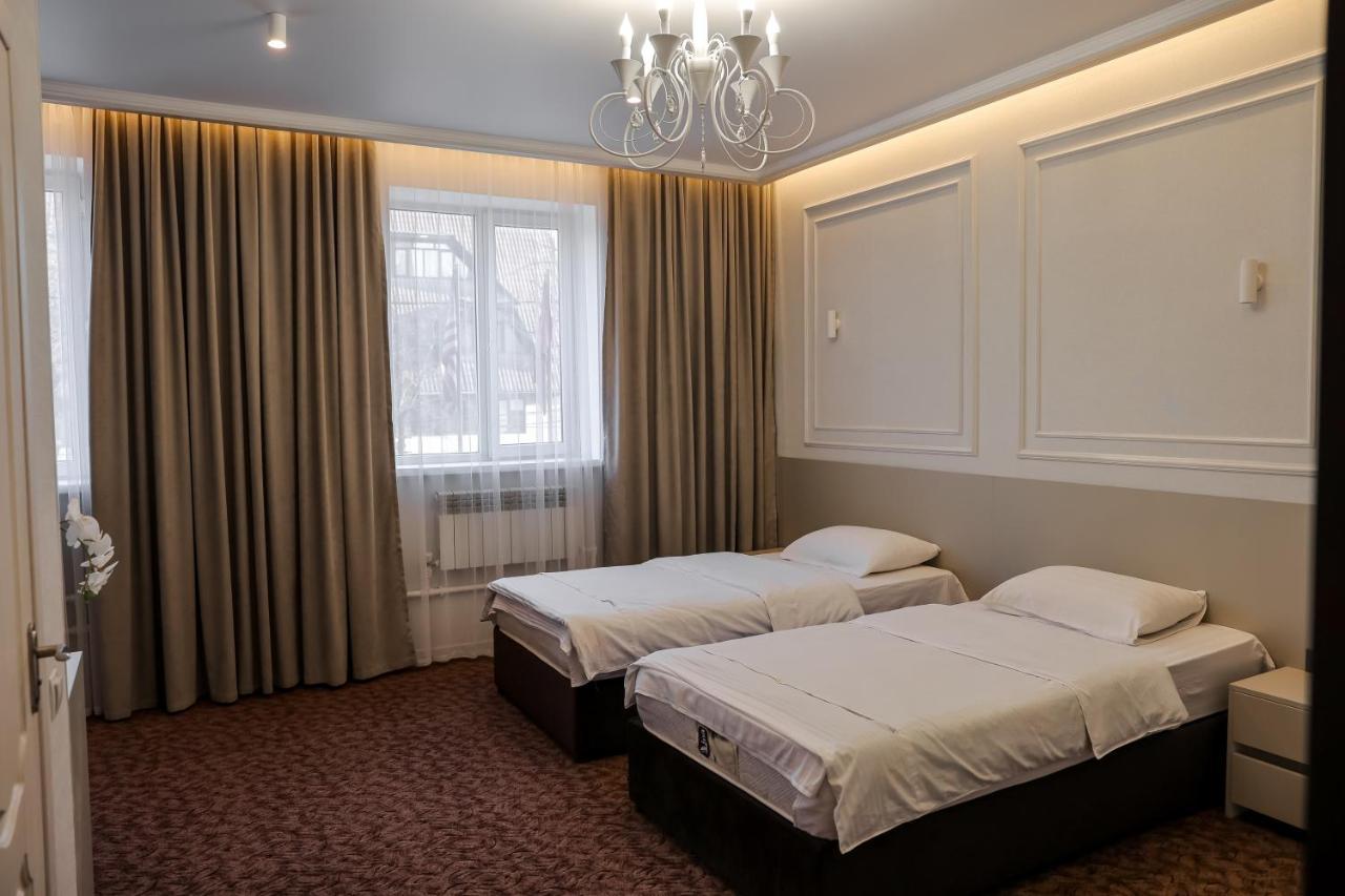 Grand Hotel Bishkek Esterno foto