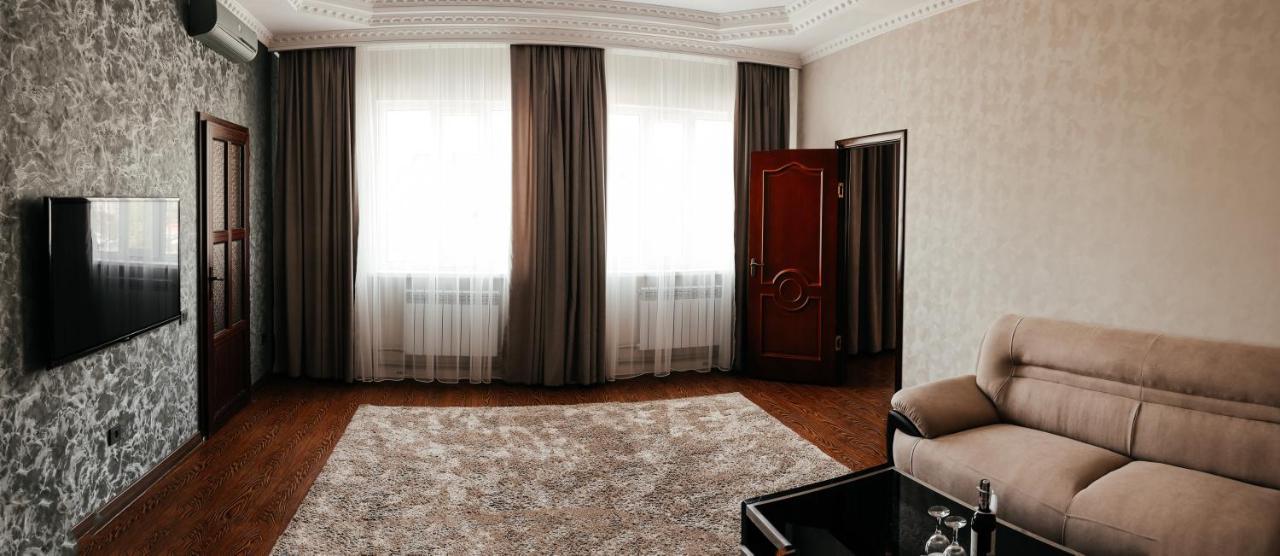 Grand Hotel Bishkek Esterno foto