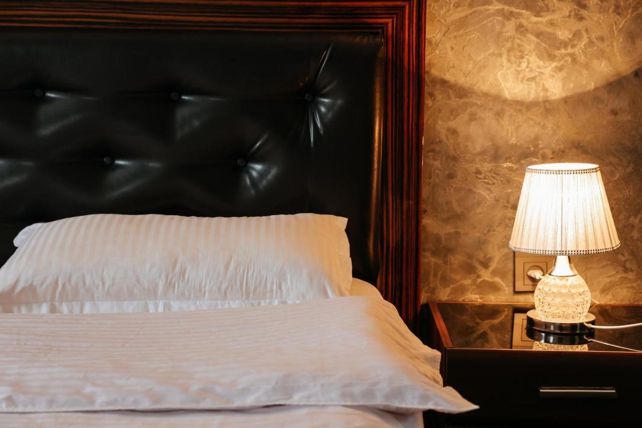 Grand Hotel Bishkek Esterno foto