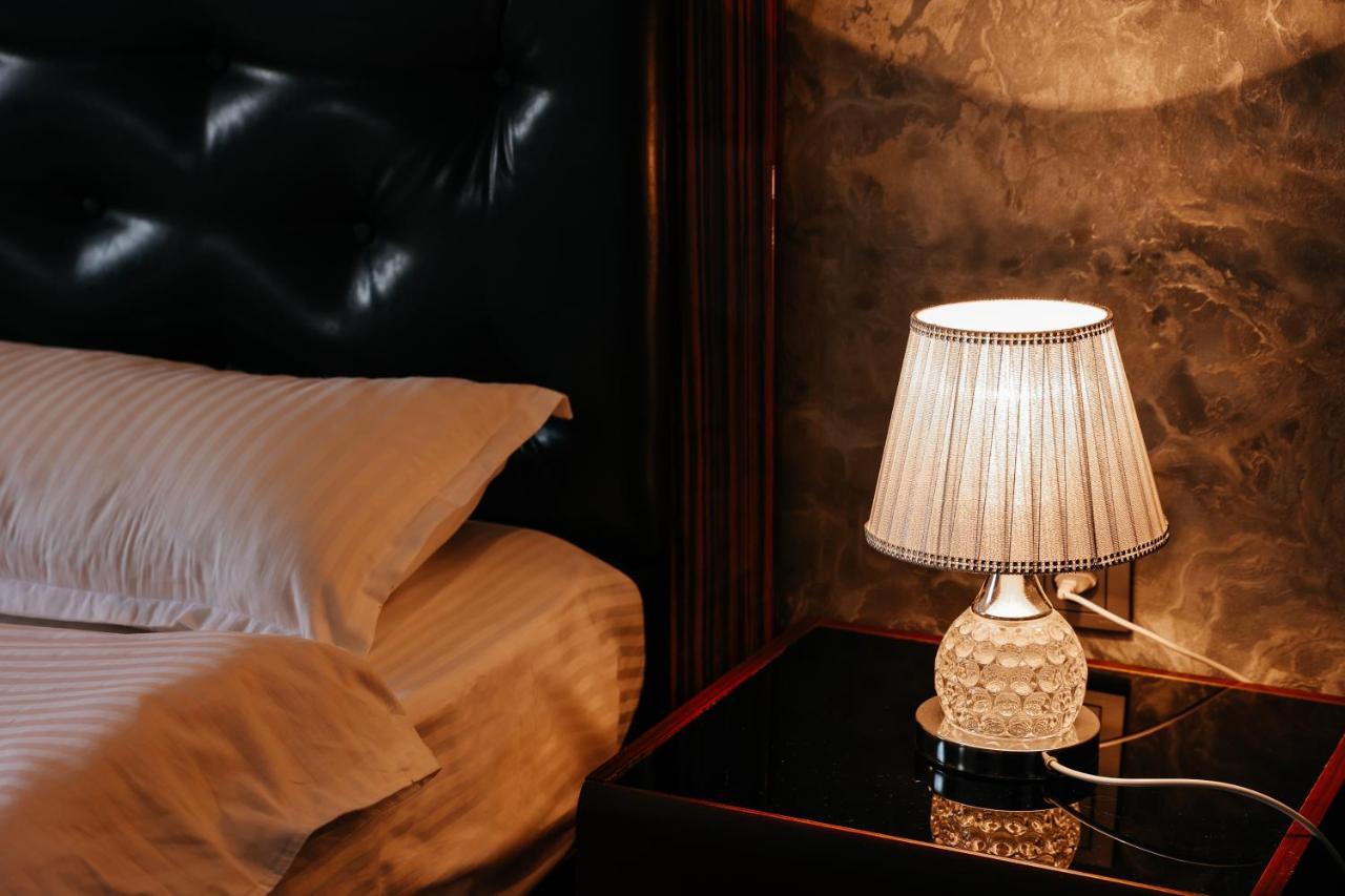 Grand Hotel Bishkek Esterno foto