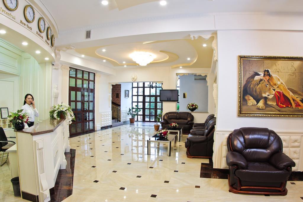 Grand Hotel Bishkek Esterno foto