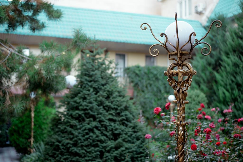 Grand Hotel Bishkek Esterno foto